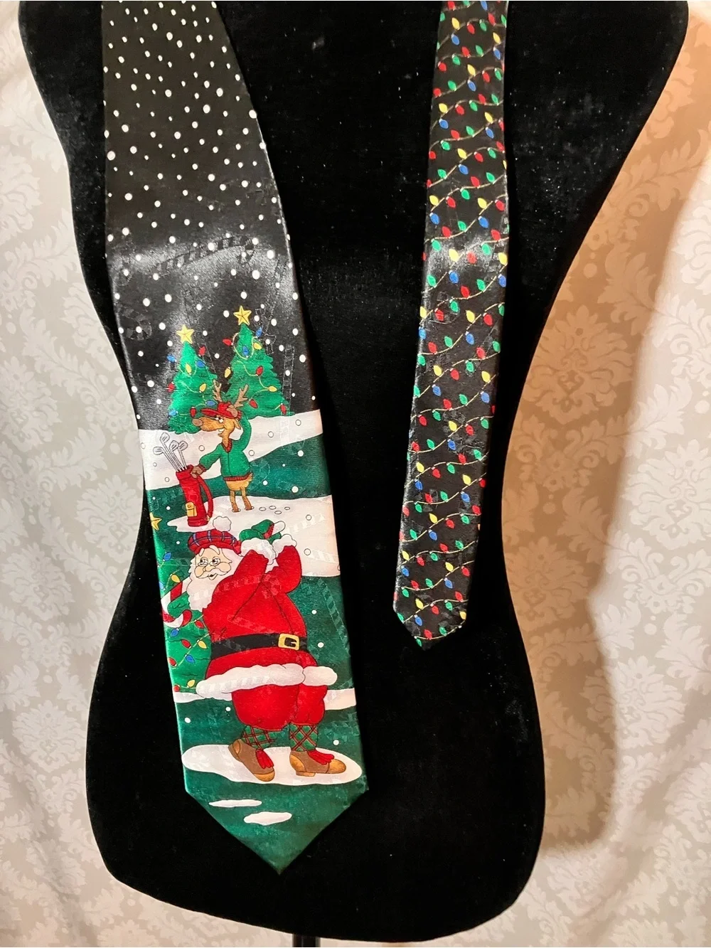 Hallmark santa golfing